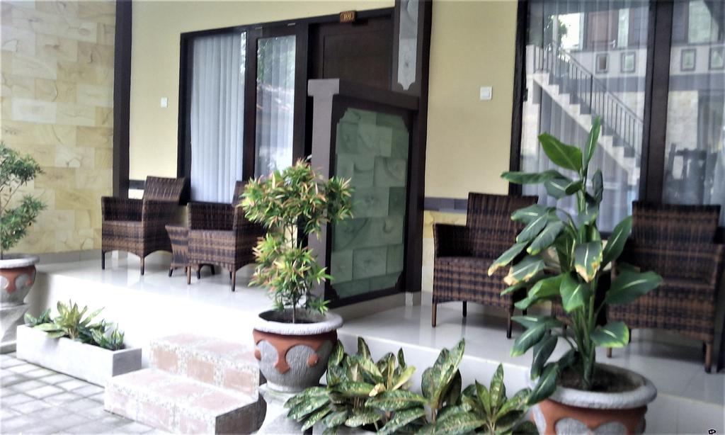 Hotel Taxa Uma Kuta Lombok Exterior foto