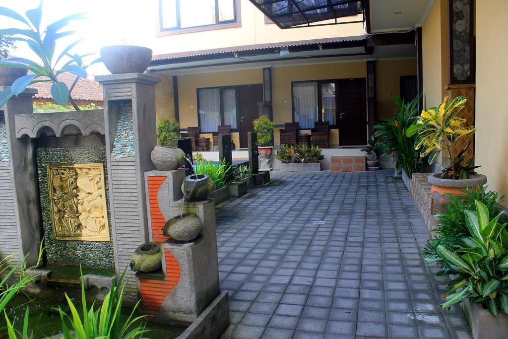 Hotel Taxa Uma Kuta Lombok Exterior foto